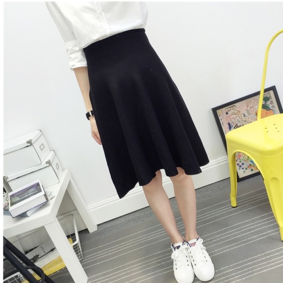 Gracia Dresses & Skirts - Gracia | Black A Line Flowy Skirt